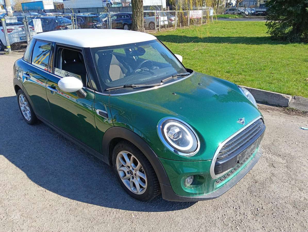 Mini Cooper, 1.5 l., hatchback