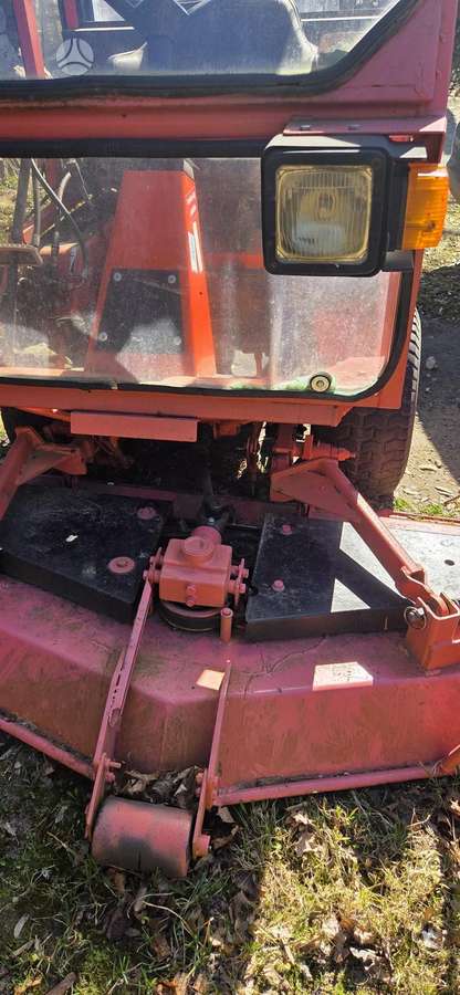 Kubota F2000, lawn mowers