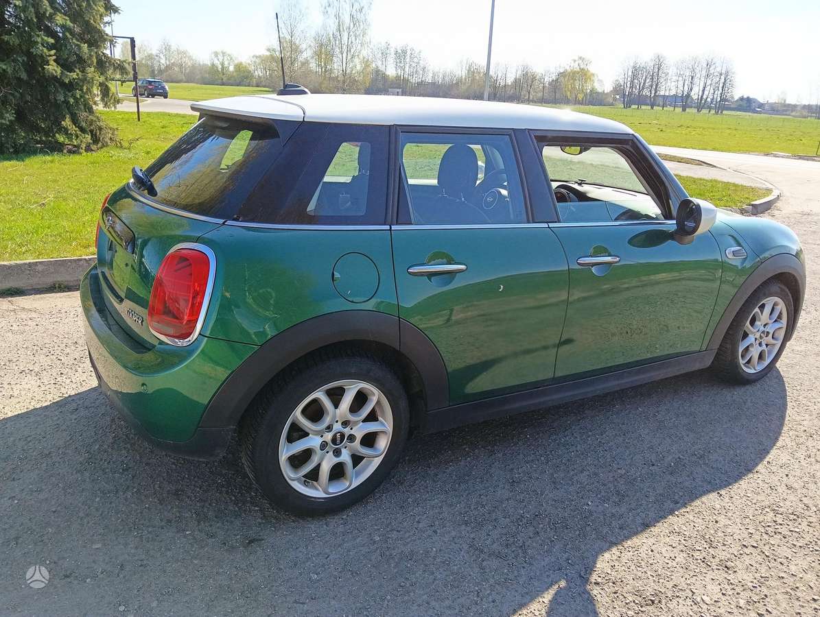 Mini Cooper, 1.5 l., hatchback