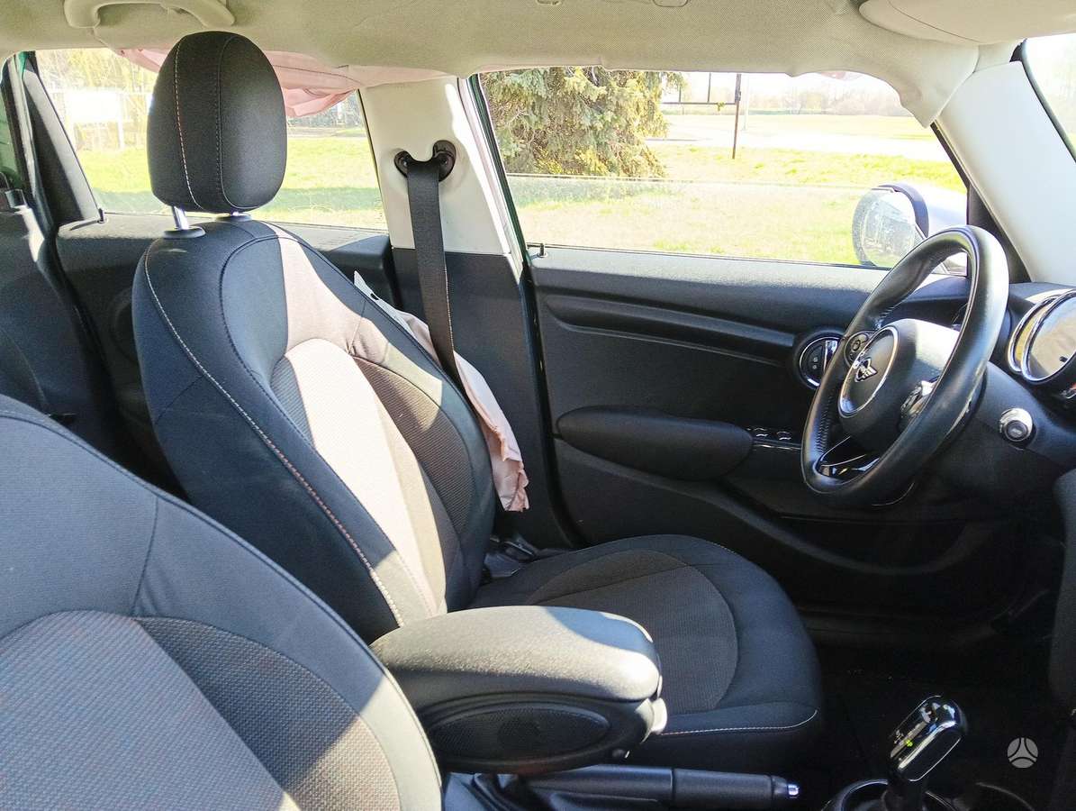 Mini Cooper, 1.5 l., hatchback