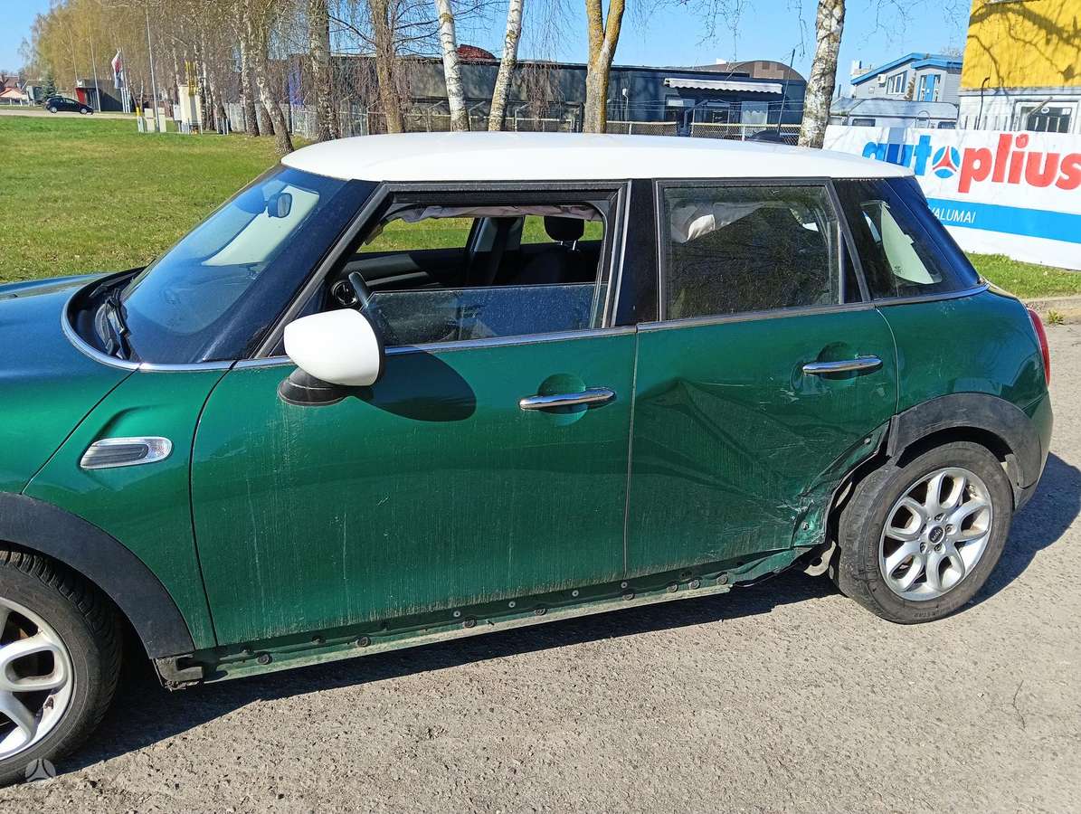 Mini Cooper, 1.5 l., hatchback