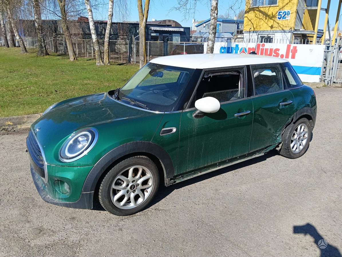 Mini Cooper, 1.5 l., hatchback
