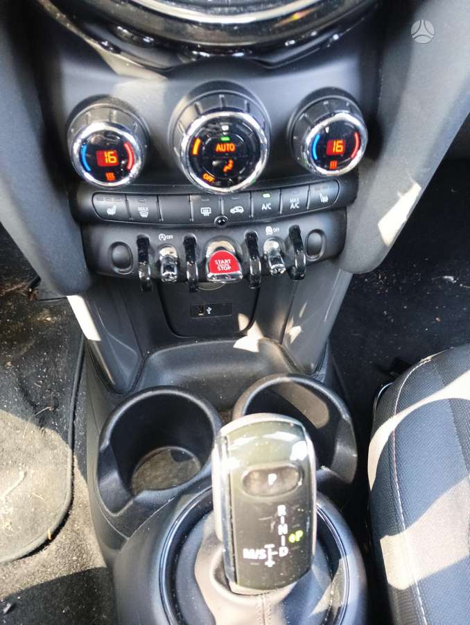Mini Cooper, 1.5 l., hatchback