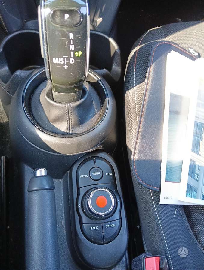 Mini Cooper, 1.5 l., hatchback