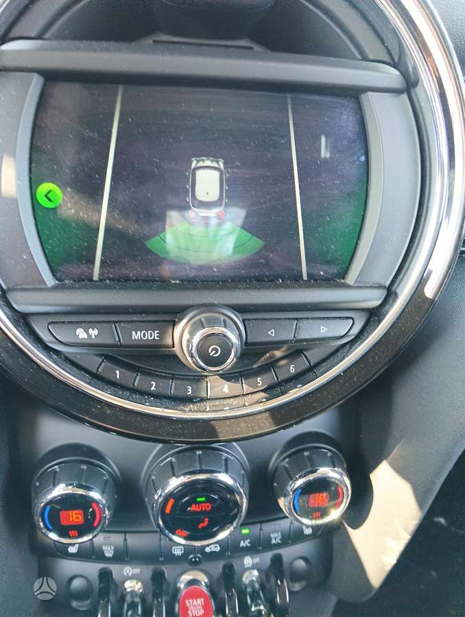 Mini Cooper, 1.5 l., hatchback