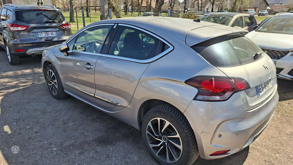 Citroen DS4, 1.2 l., hatchback
