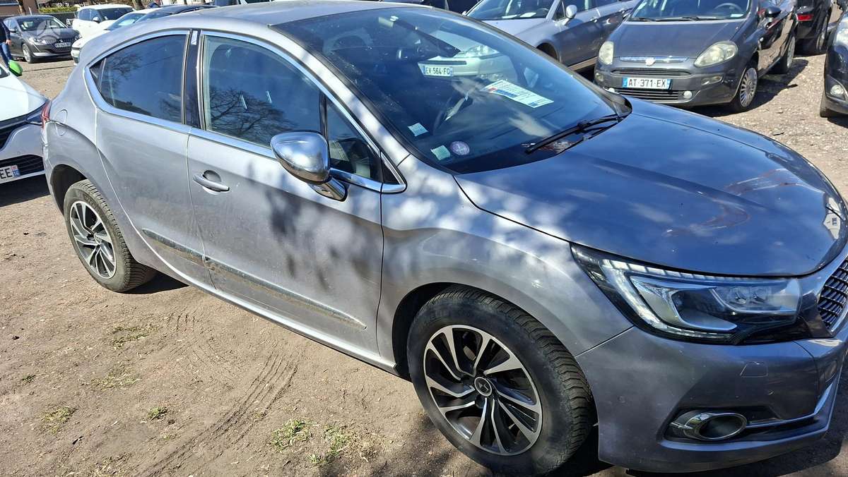 Citroen DS4, 1.2 l., hatchback
