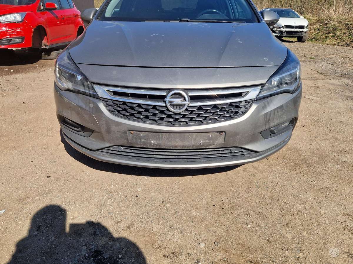 Opel Astra dalimis