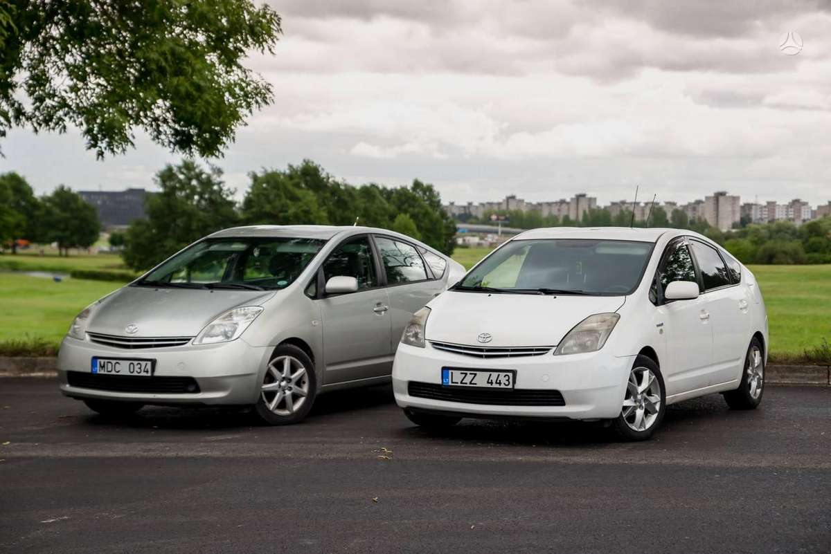 Toyota Prius, Хэтчбек