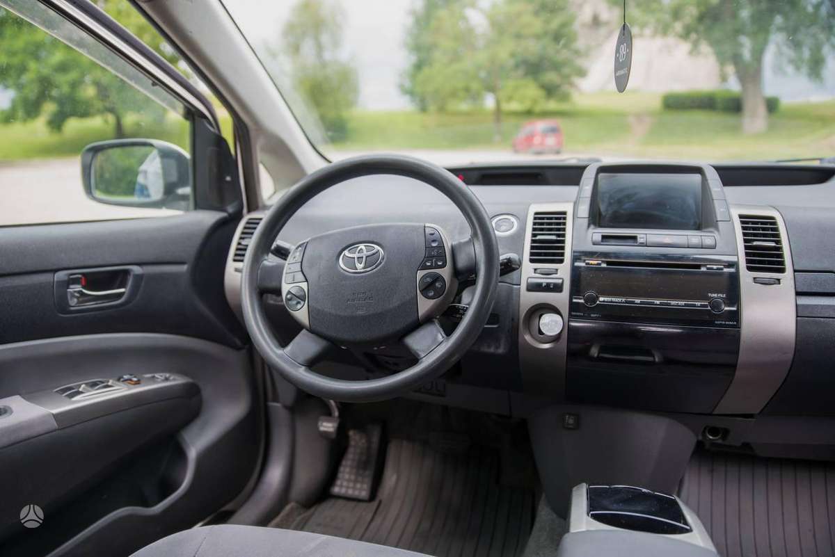 Toyota Prius, hatchback