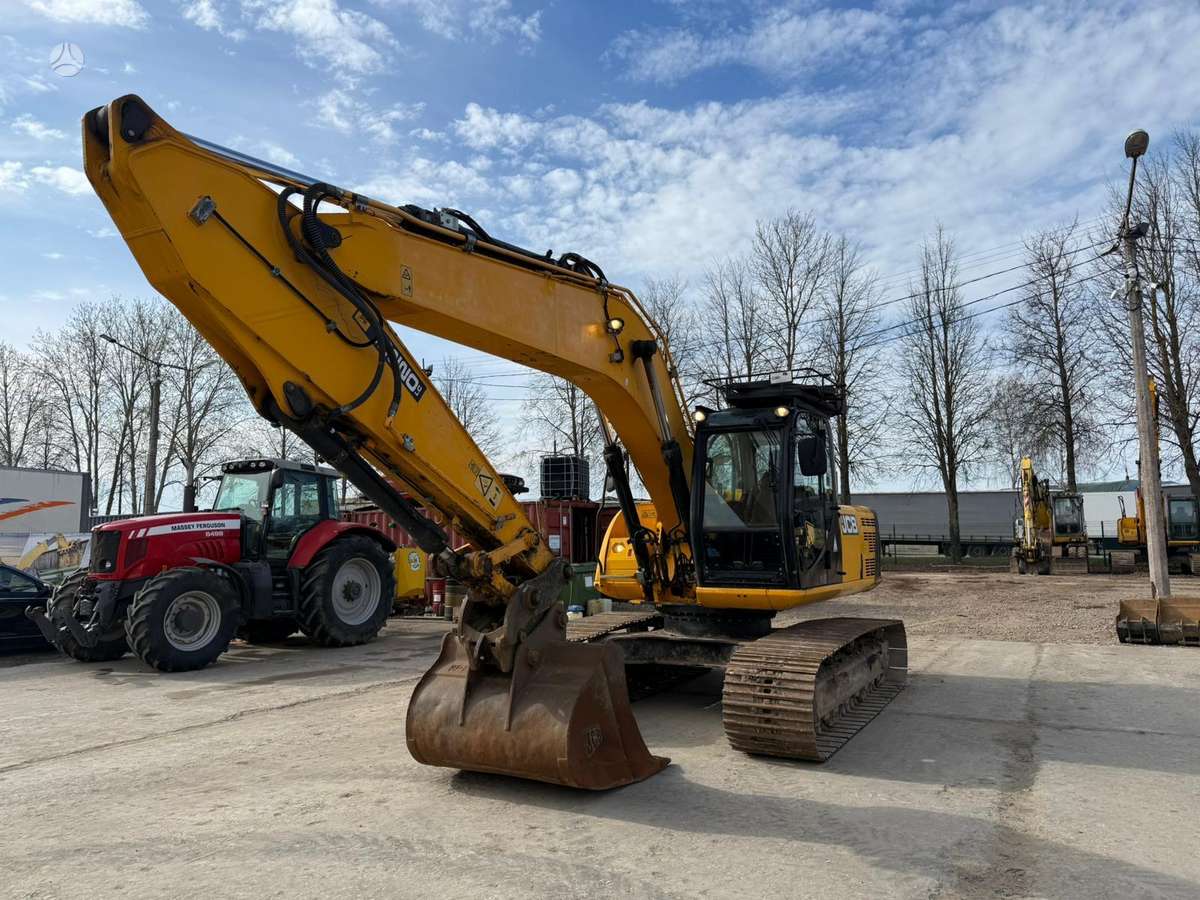 JCB JS220LC, ekskavatoriai