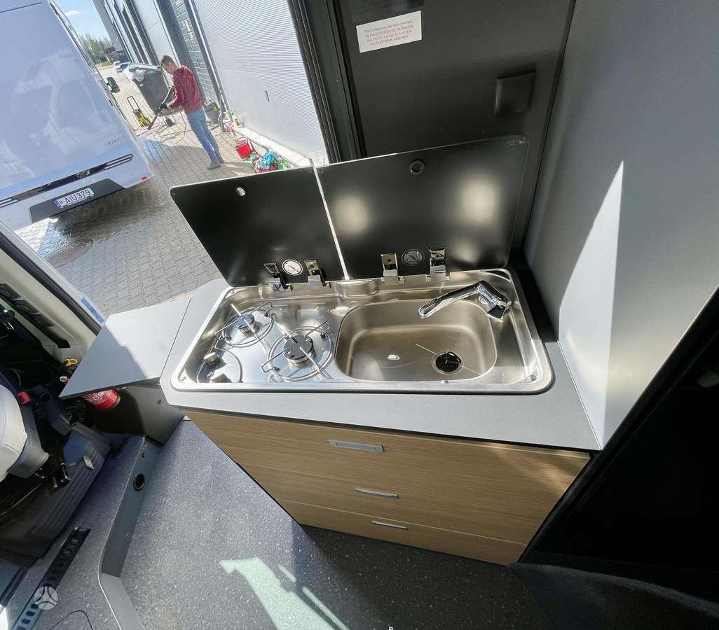 Adria Twin 600 SPB, campers