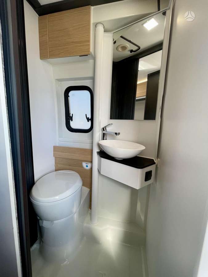 Adria Twin 600 SPB, campers
