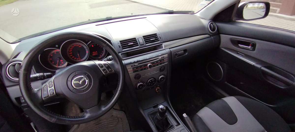 Mazda 3, 2.0 l., hatchback