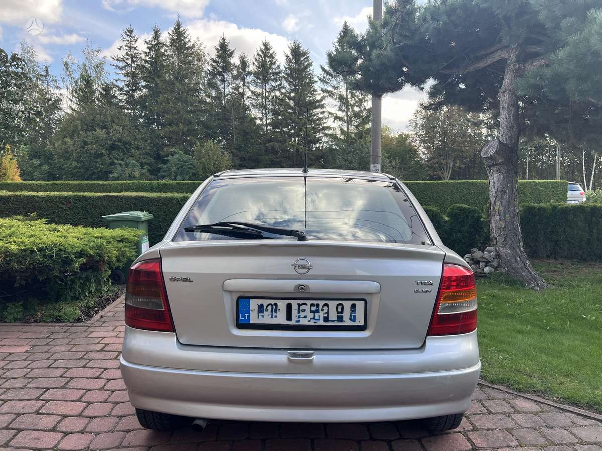 Opel Astra, 2.0 l., hatchback