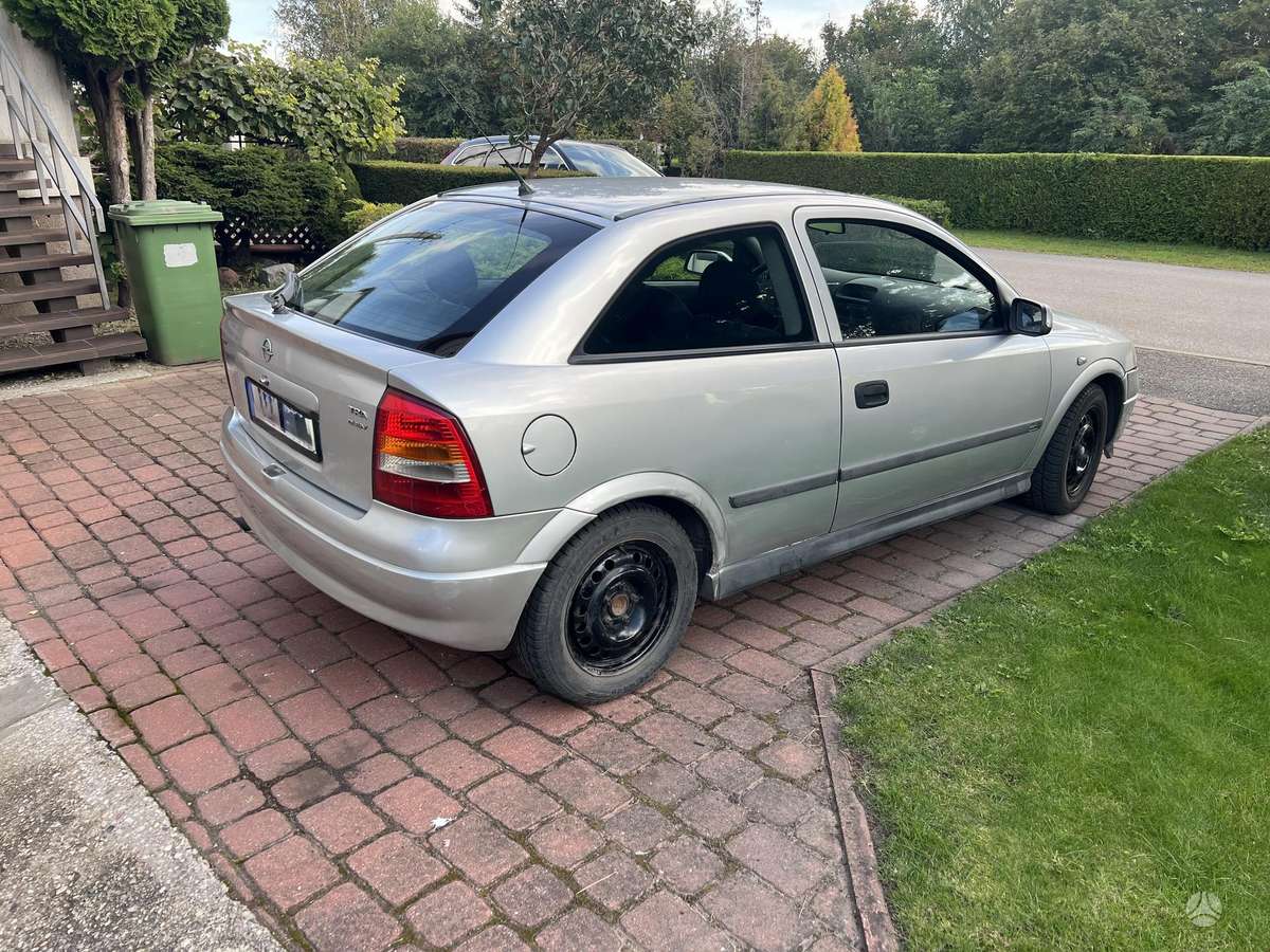 Opel Astra, 2.0 l., hatchback
