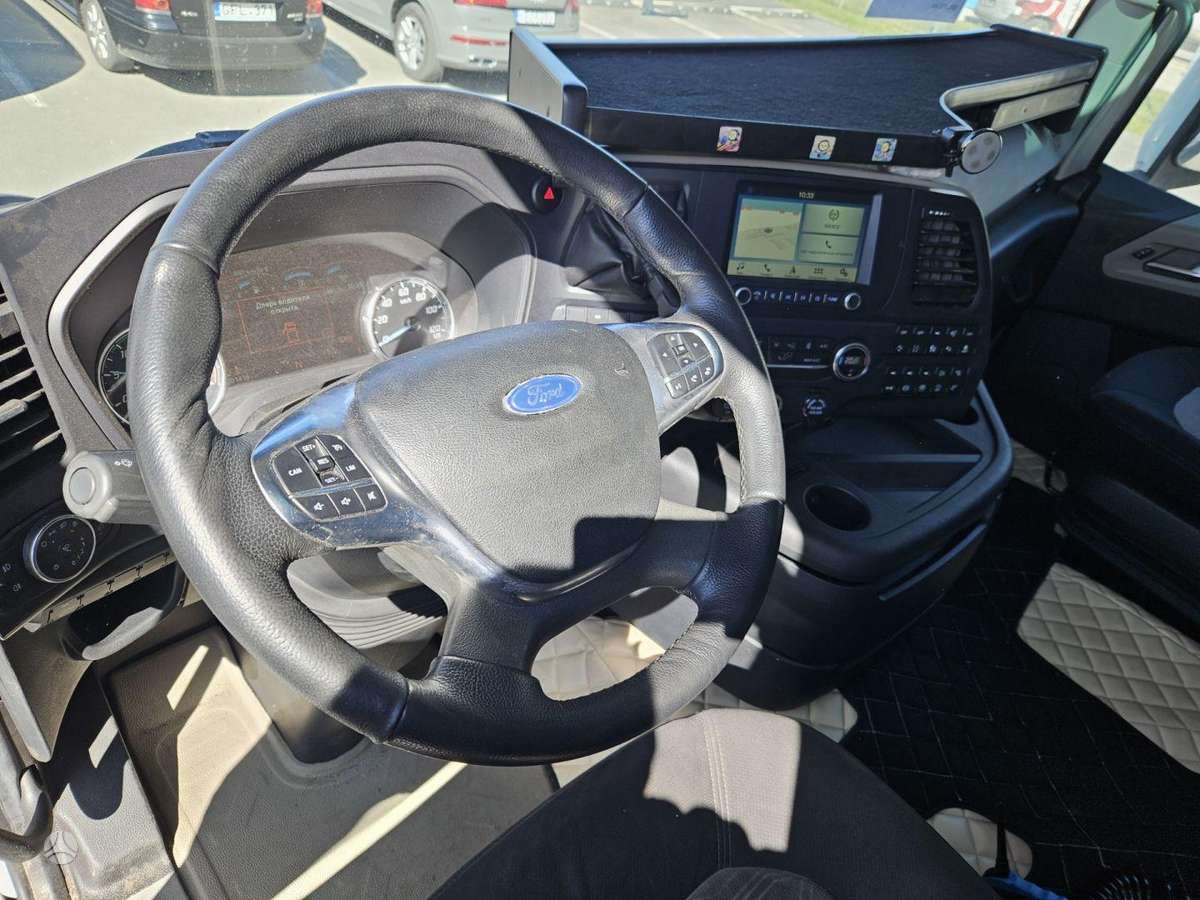 Ford F-MAX, 2 miegamosios vietos