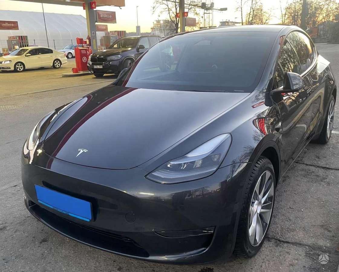 Tesla Model Y, 81 kWh, mpv / minivan