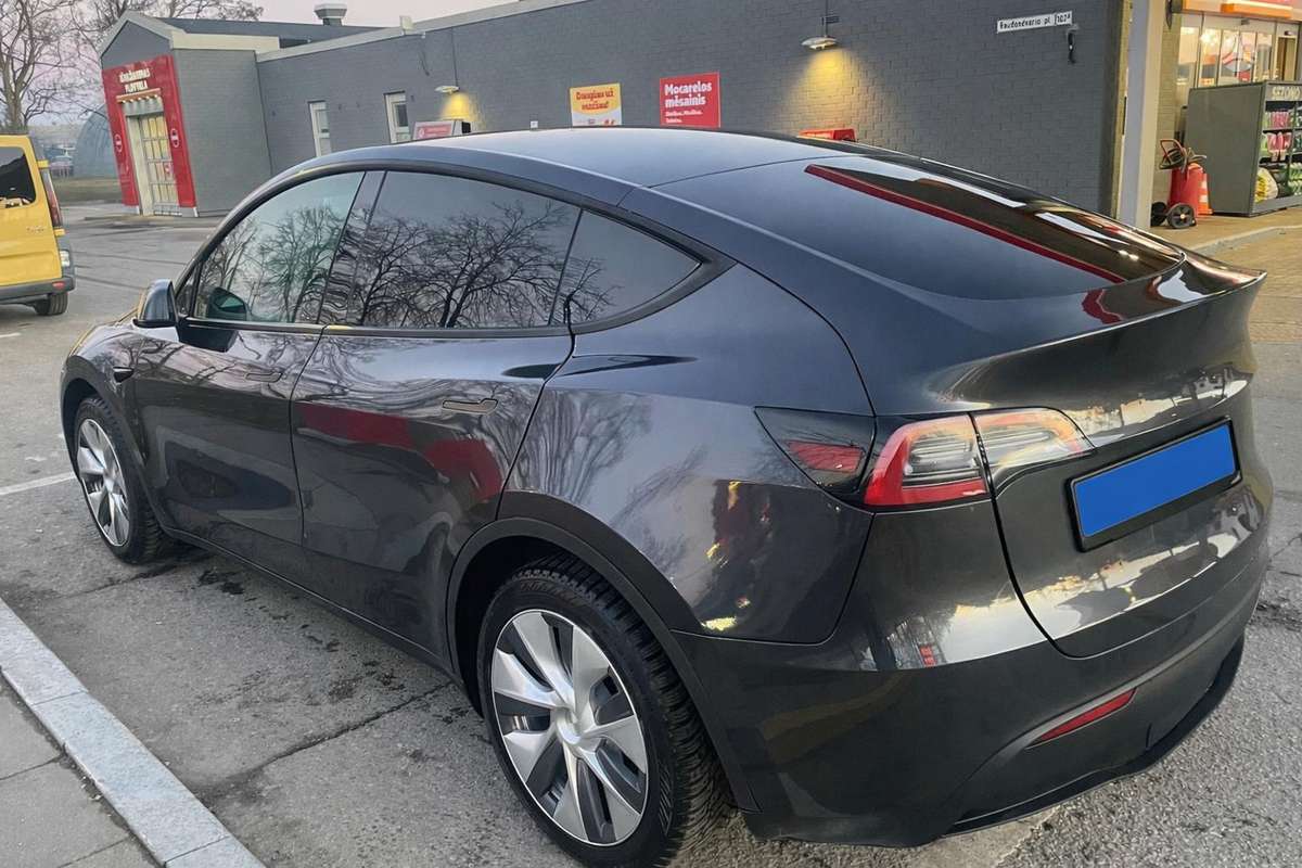 Tesla Model Y, 81 кВт·ч, Минивэн
