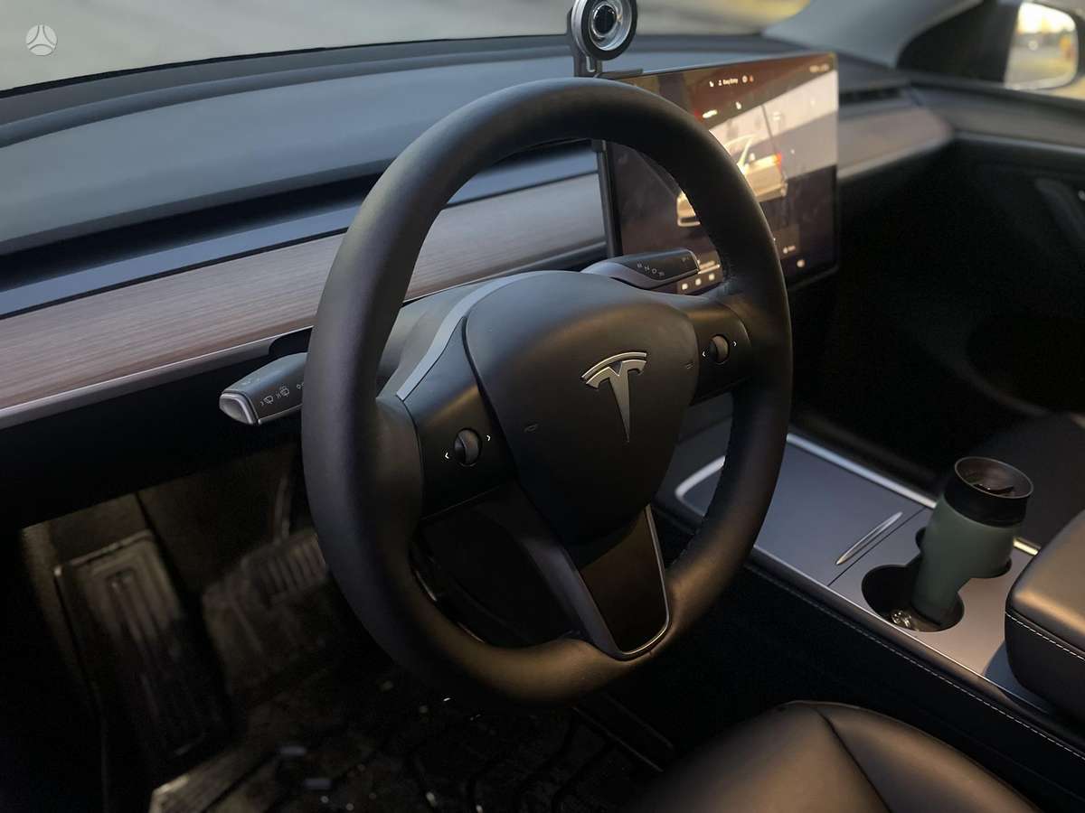 Tesla Model Y, 81 кВт·ч, Минивэн
