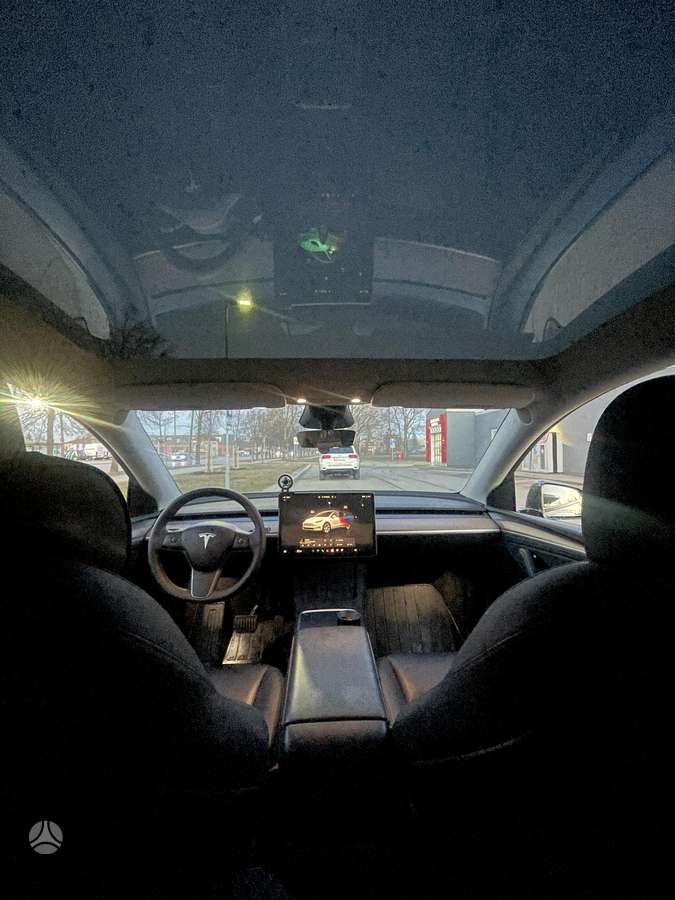 Tesla Model Y, 81 kWh, mpv / minivan