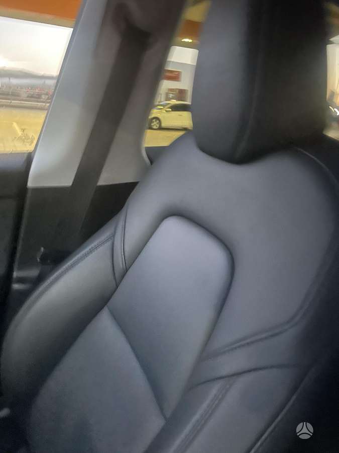 Tesla Model Y, 81 kWh, mpv / minivan