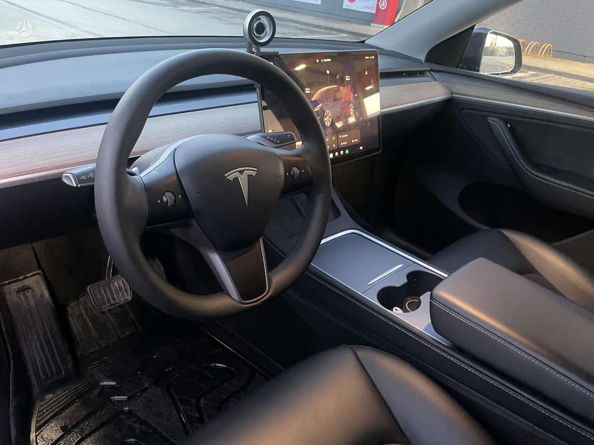 Tesla Model Y, 81 kWh, mpv / minivan