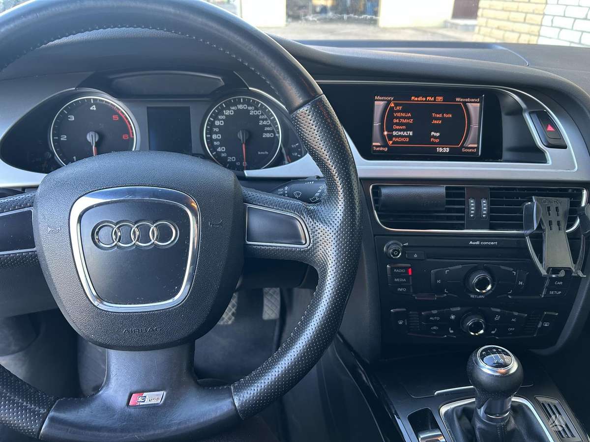 Audi A4, 2.0 l., universalas