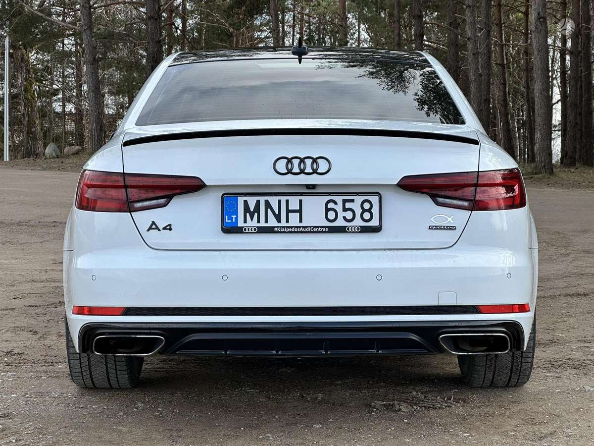 Audi A4, 2.0 l., Седан