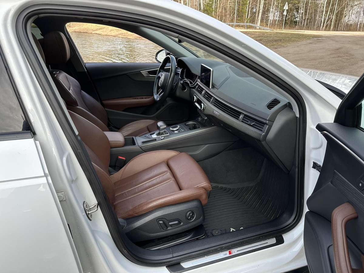 Audi A4, 2.0 l., Седан