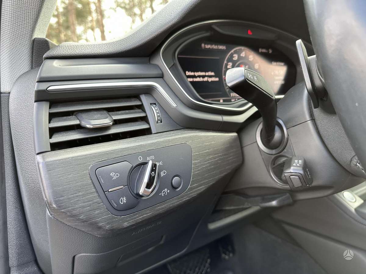 Audi A4, 2.0 l., Седан