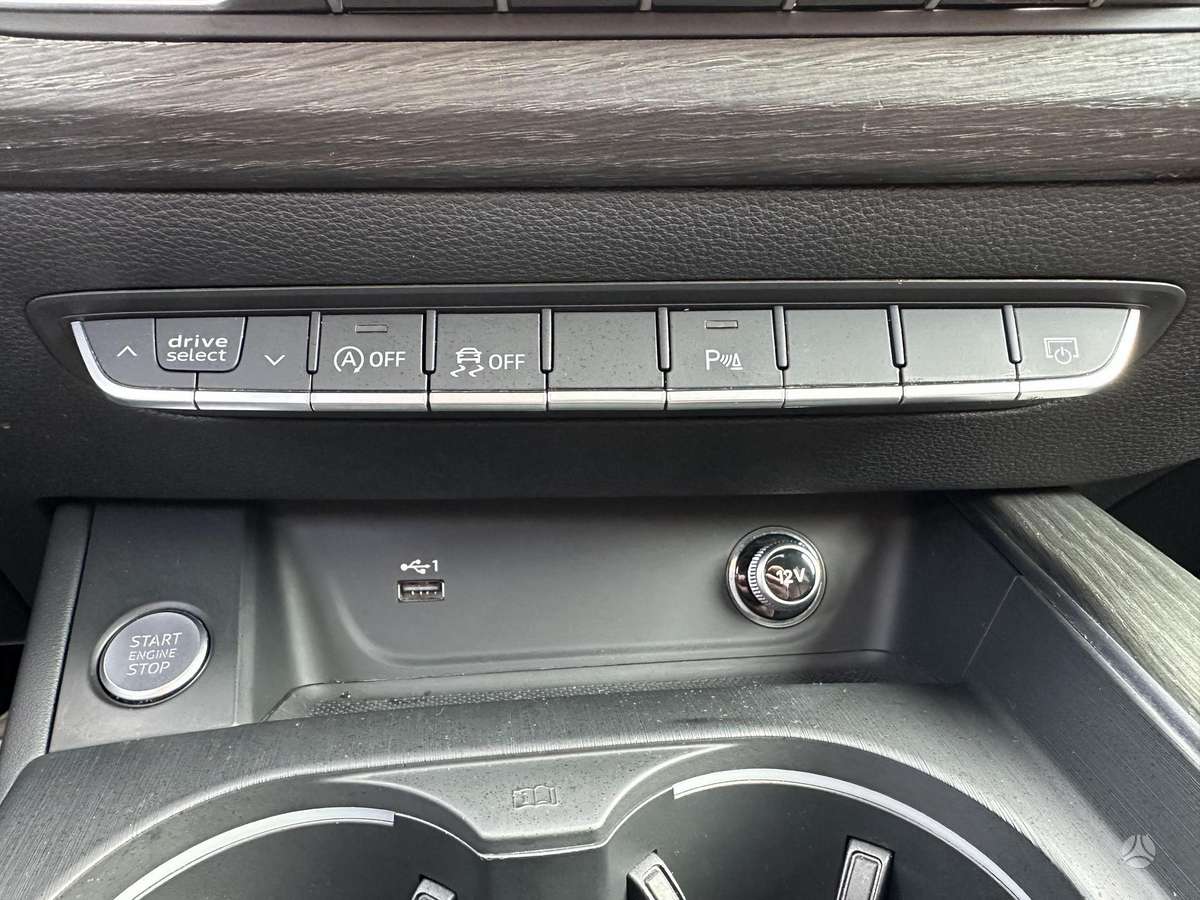 Audi A4, 2.0 l., Седан