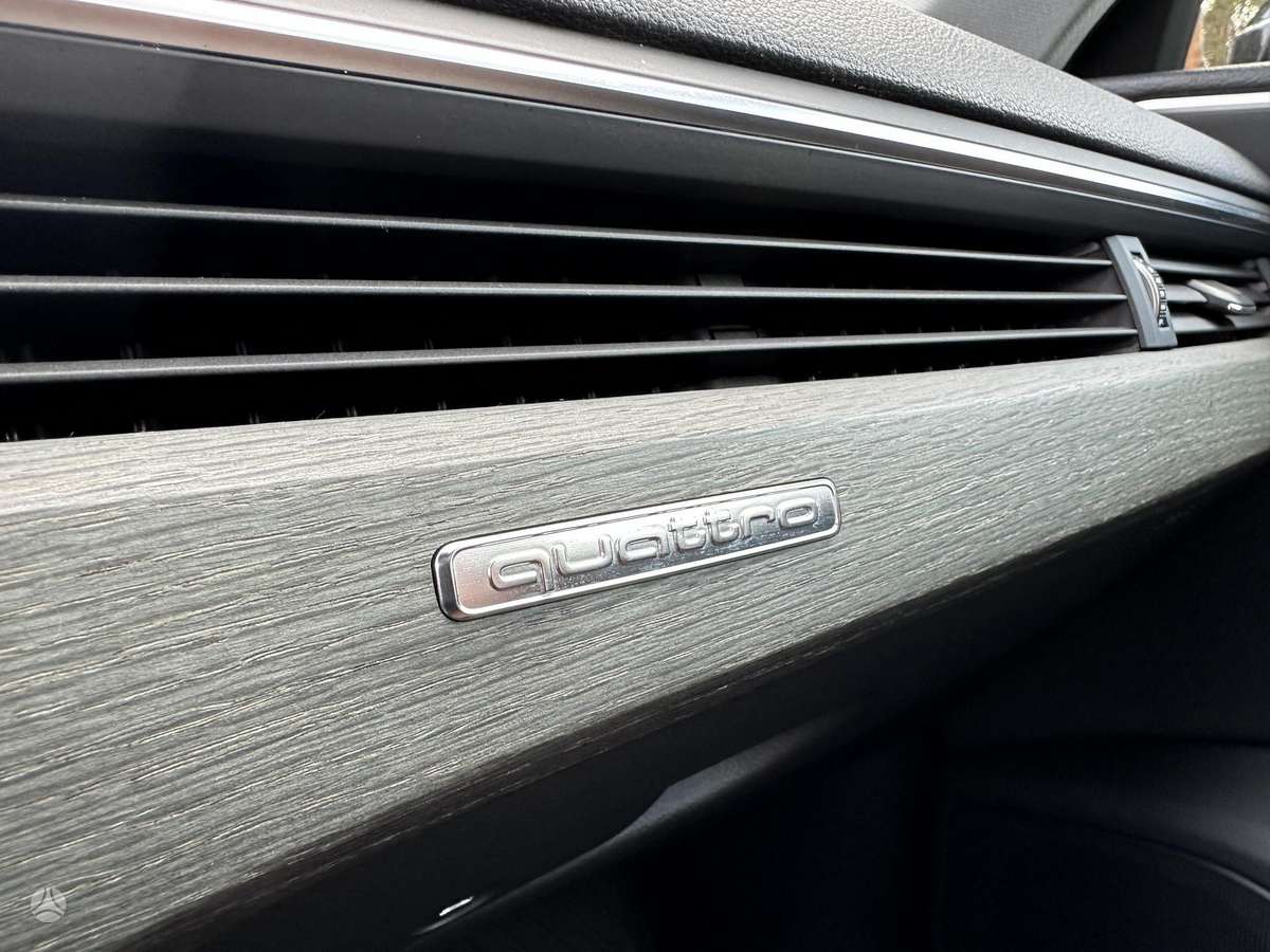 Audi A4, 2.0 l., Седан