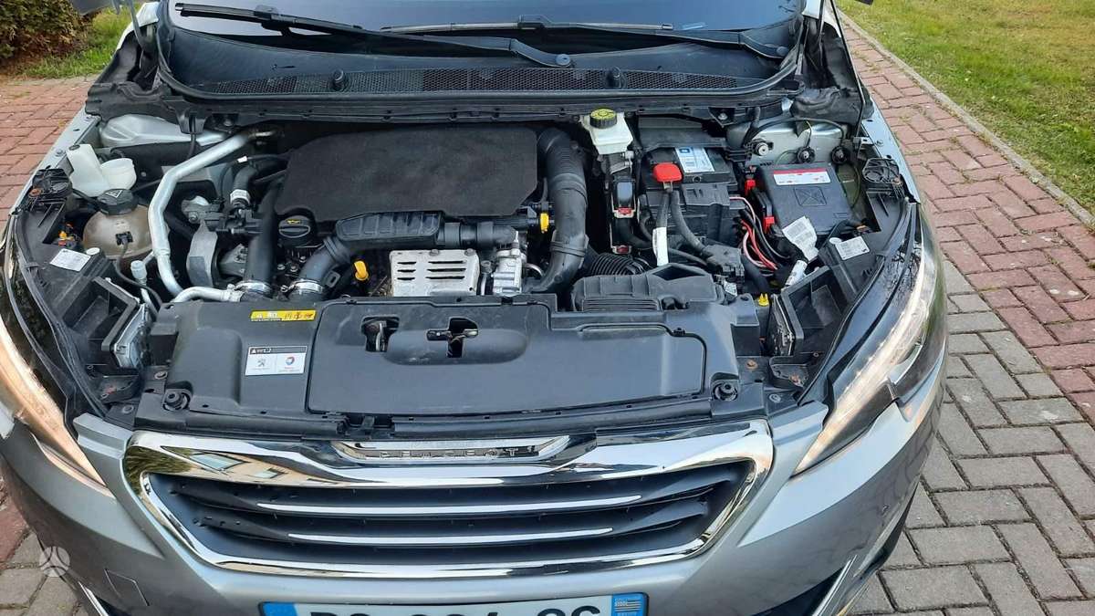 Peugeot 308, 1.2 l., hatchback