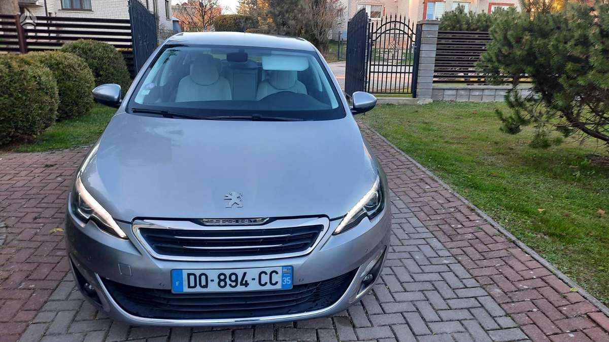 Peugeot 308, 1.2 l., hatchback