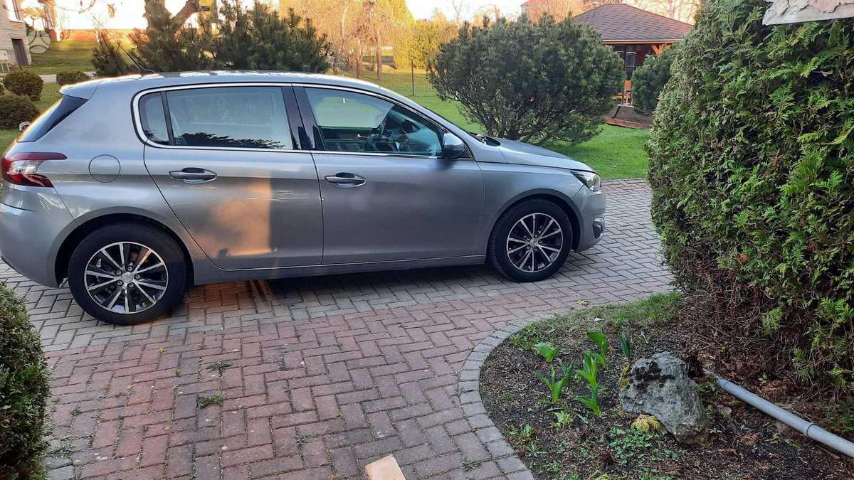 Peugeot 308, 1.2 l., hatchback