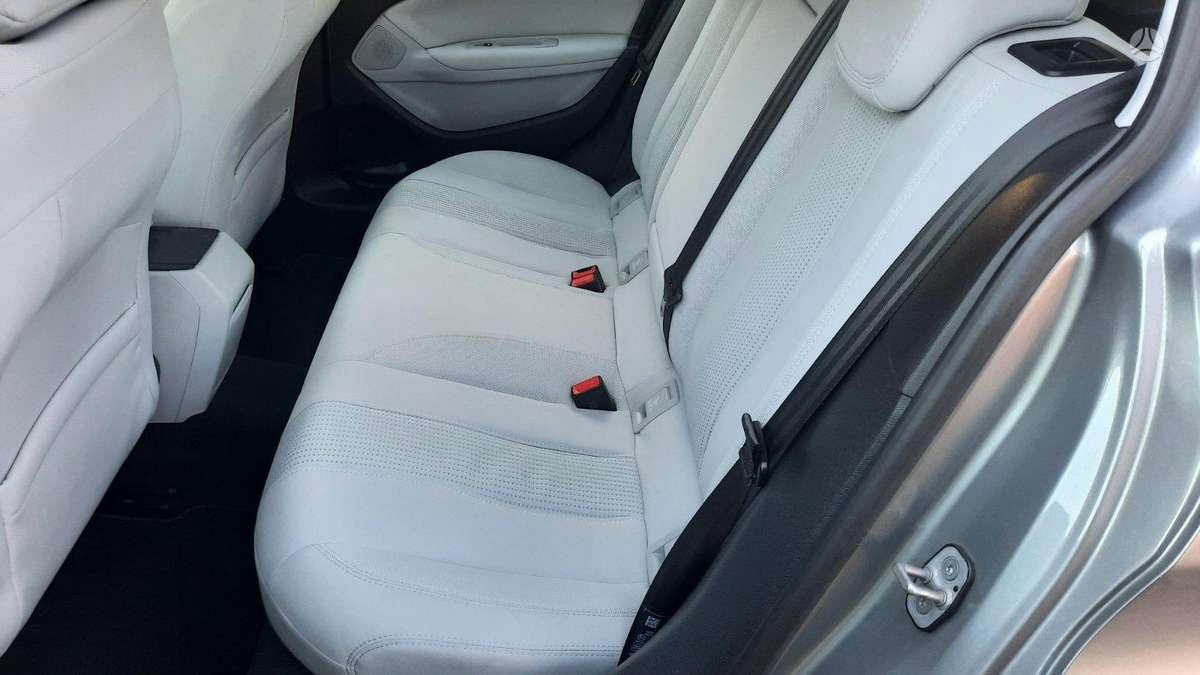 Peugeot 308, 1.2 l., hatchback