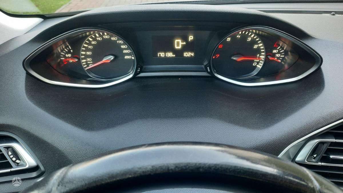 Peugeot 308, 1.2 l., hatchback