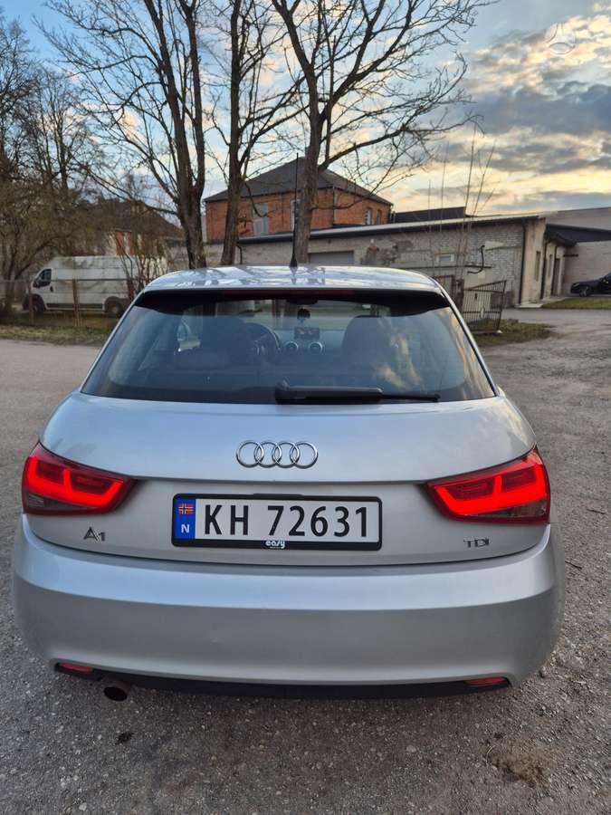 Audi A1, 1.6 l., Хэтчбек
