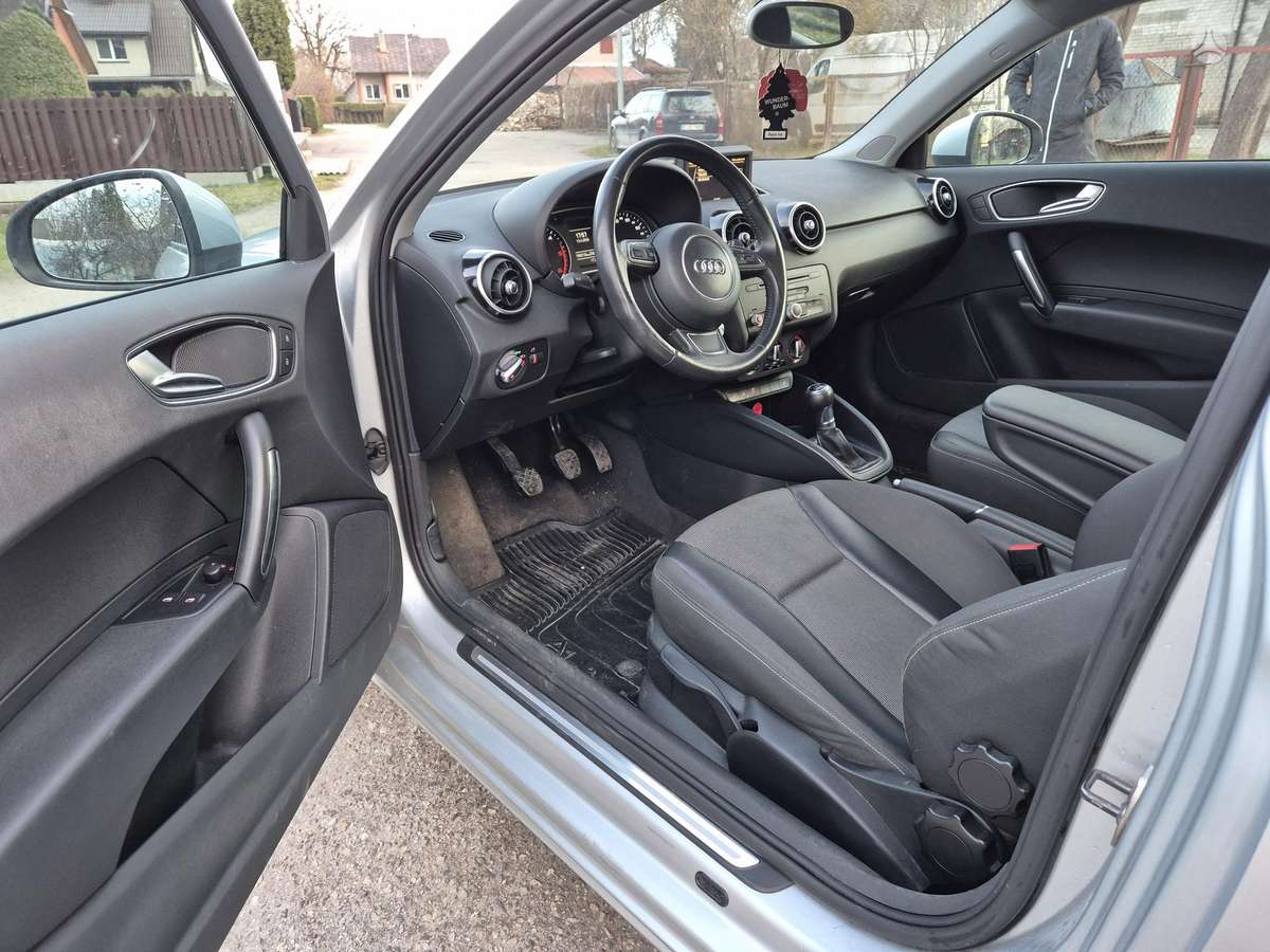 Audi A1, 1.6 l., hatchback