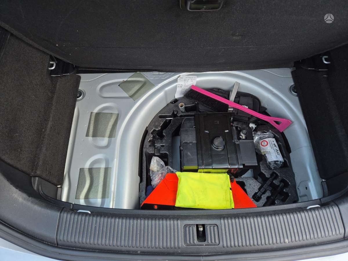 Audi A1, 1.6 l., Хэтчбек