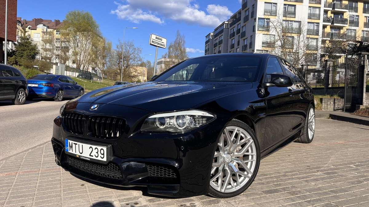 BMW 550, 4.4 l., Седан