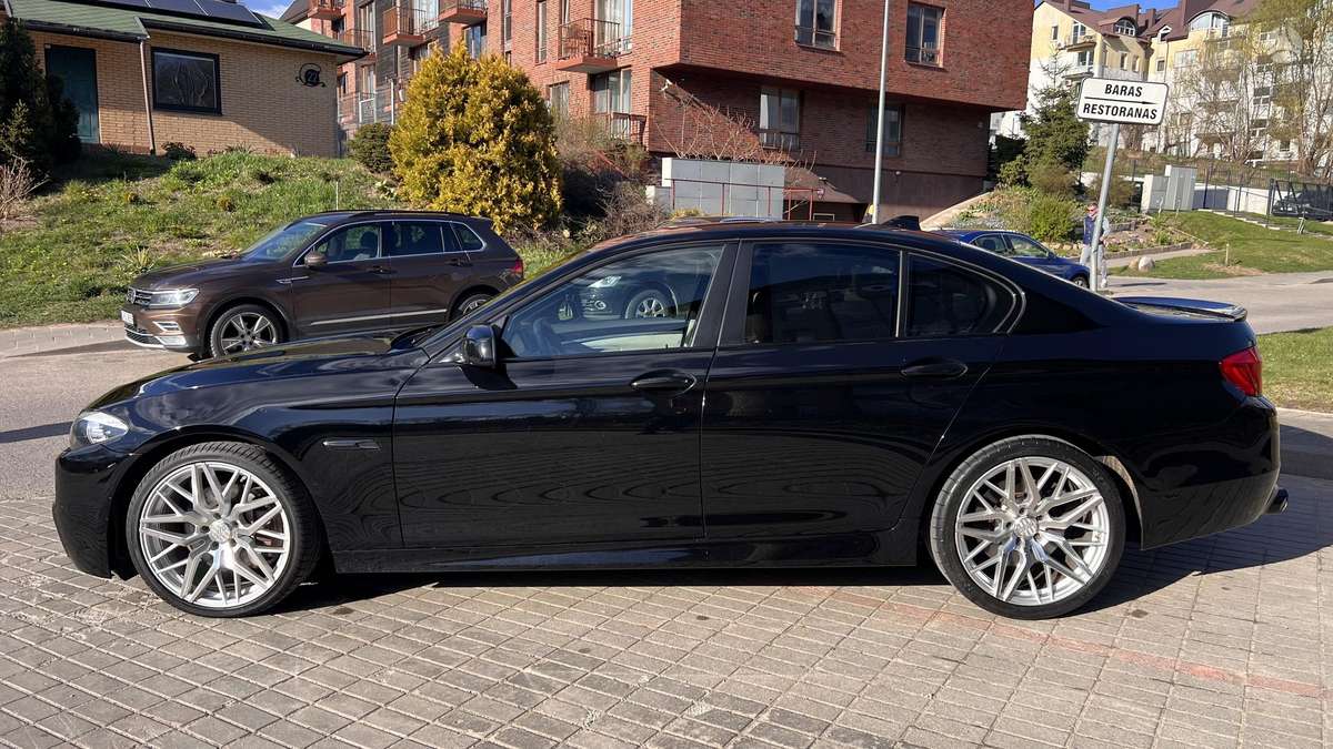BMW 550, 4.4 l., Седан