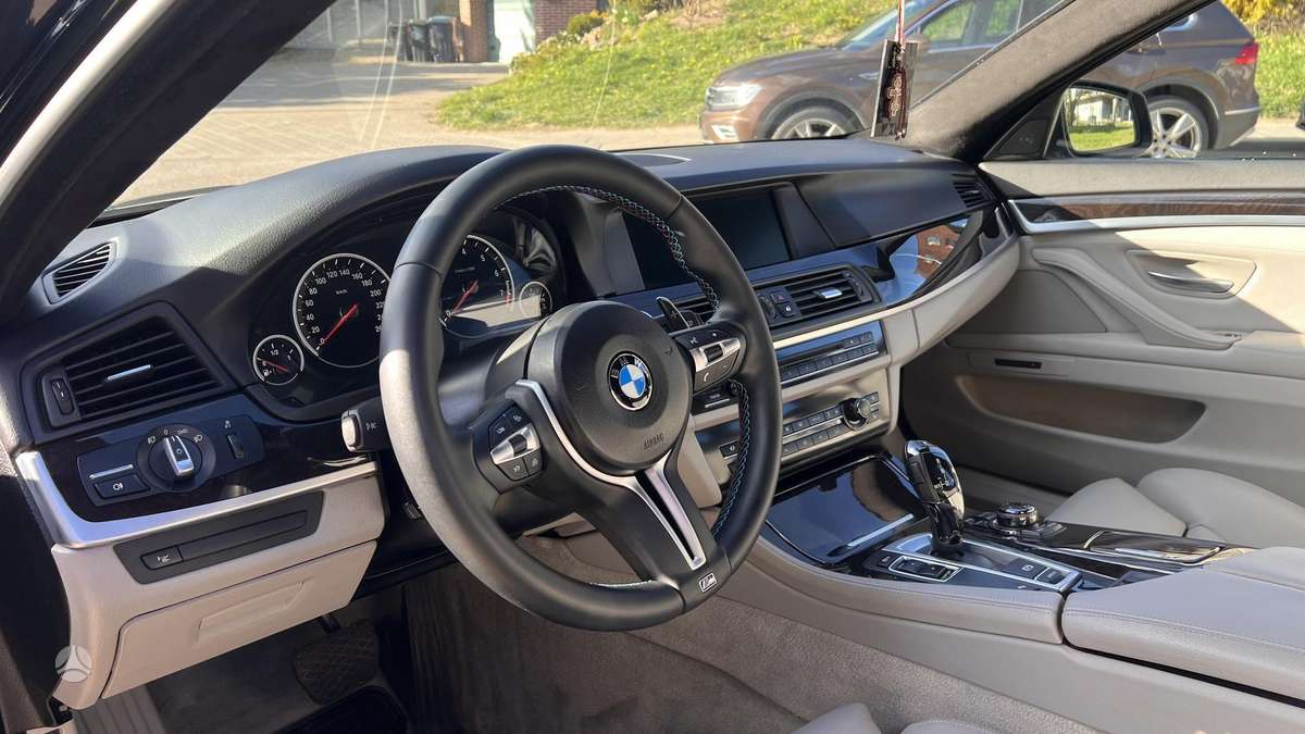 BMW 550, 4.4 l., Седан
