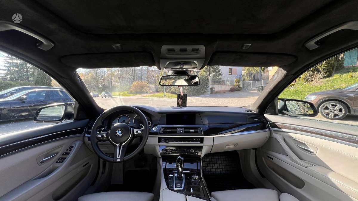 BMW 550, 4.4 l., Седан