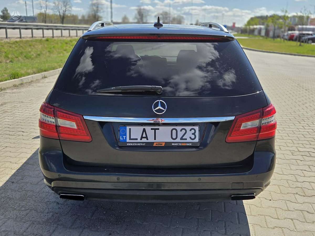 Mercedes-Benz E300, 3.0 l., Универсал