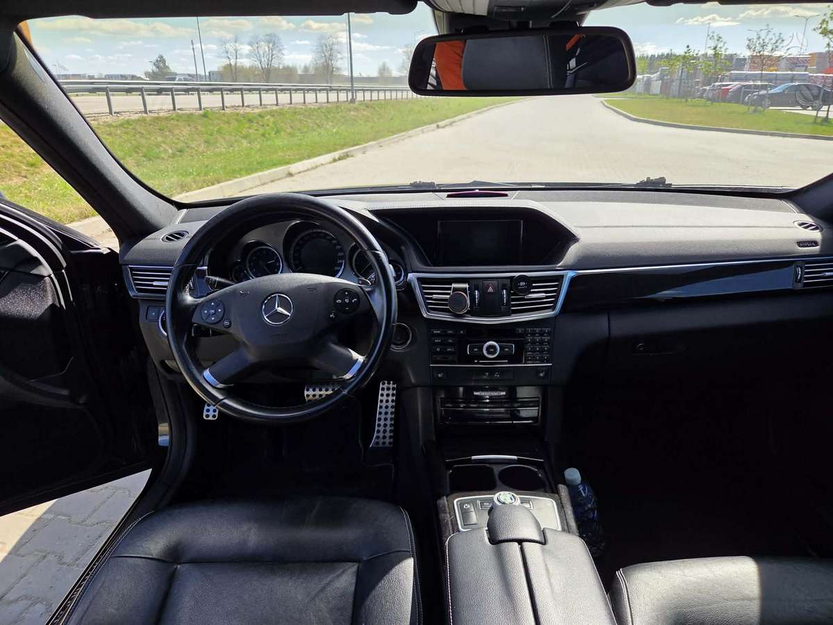 Mercedes-Benz E300, 3.0 l., Универсал