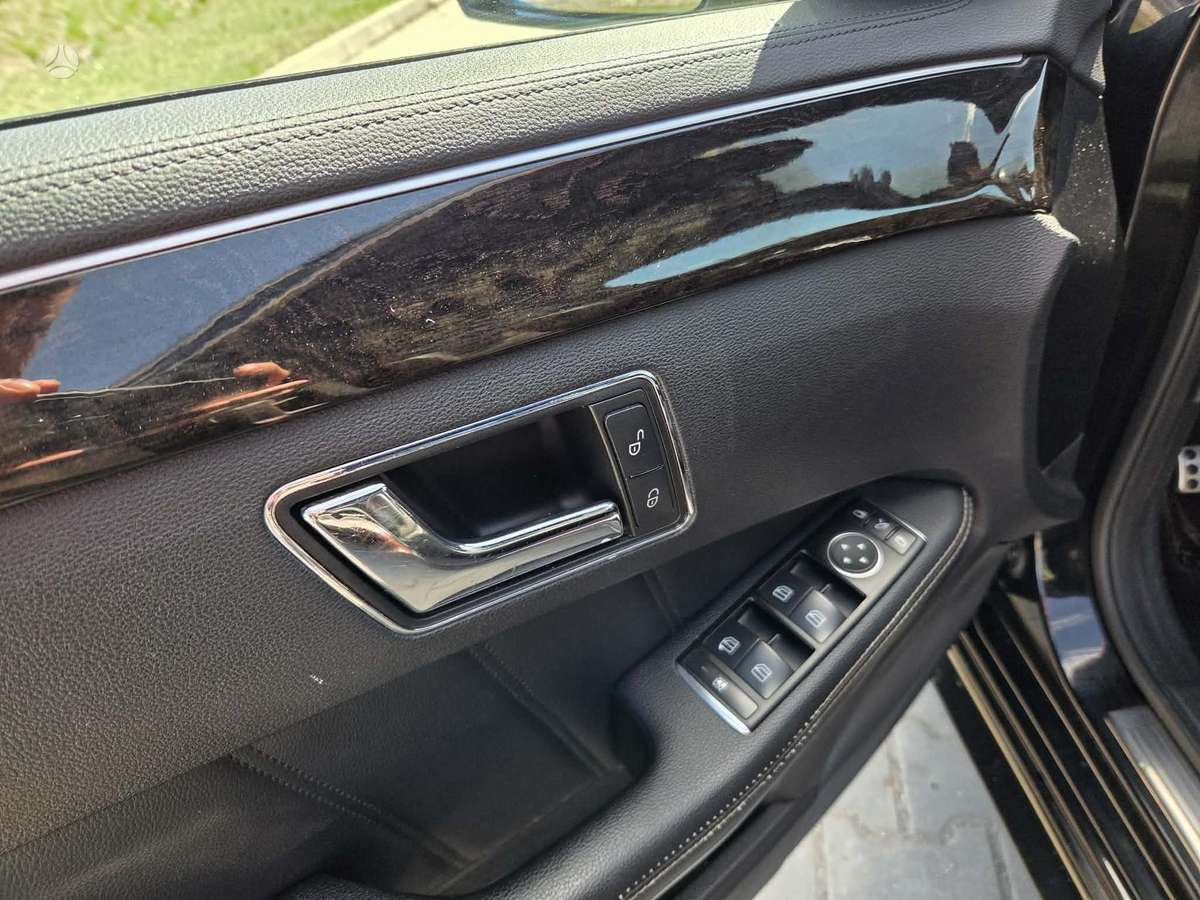Mercedes-Benz E300, 3.0 l., Универсал