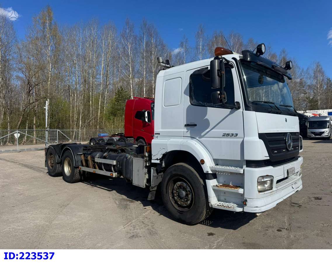 Mercedes-Benz Axor 2533 6x2, шасси