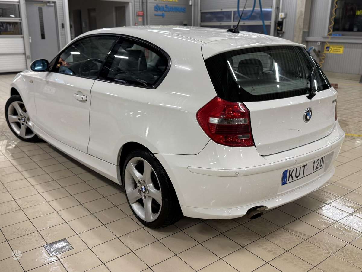 BMW 118, 2.0 l., hatchback